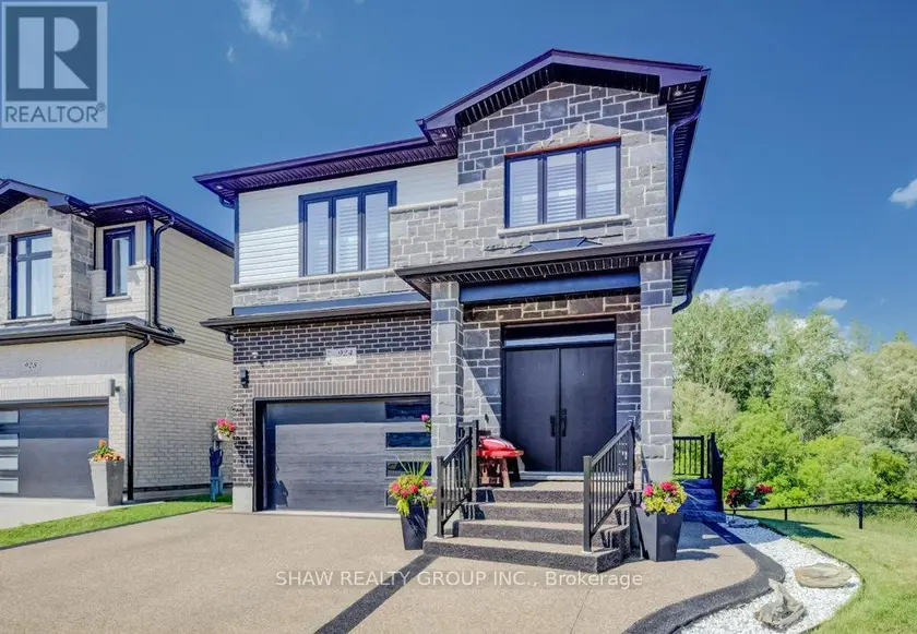 Detached at 924 CHAPEL HILL COURT, Kitchener
