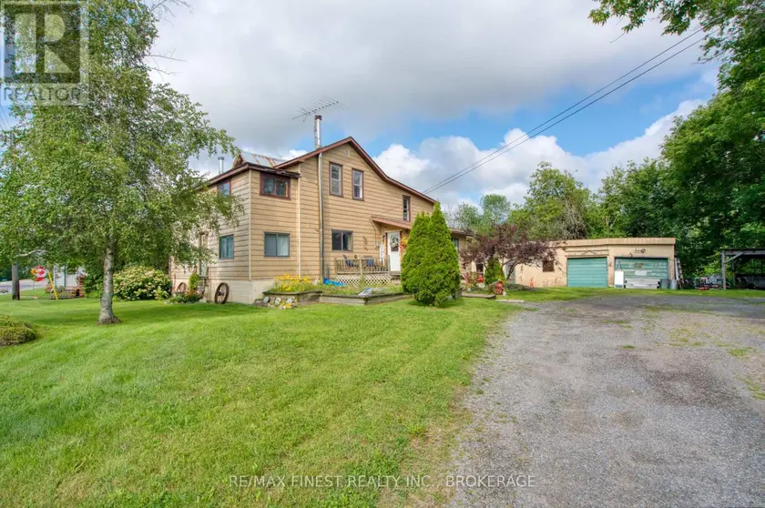 Detached at 11621 ROAD 38, Frontenac