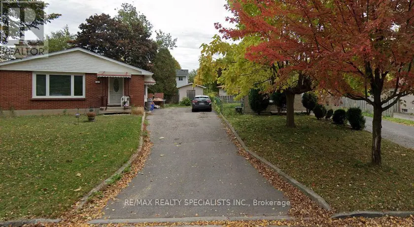 Detached at 8 KINTAIL CRESCENT, London South