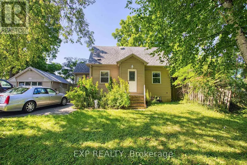 Detached at 99 MOHAWK ROAD W, Hamilton (Rolston)