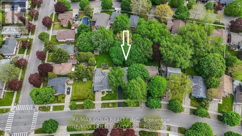Detached at 1588 ALDERSBROOK ROAD, London North