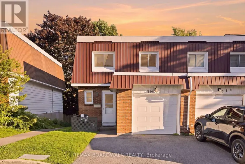 Townhouse at 14 - 314 STONE QUARRY PRIVATE, Ottawa