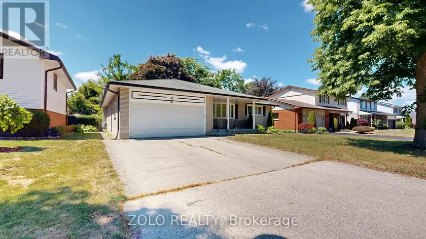 Detached at 31 APPLEWOOD LANE, London South