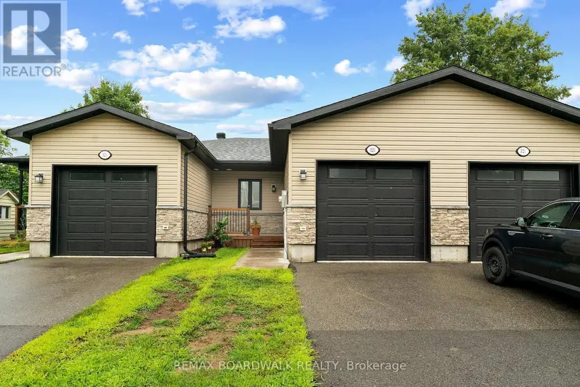 Townhouse at B - 32 DAVID STREET, Edwardsburgh/Cardinal