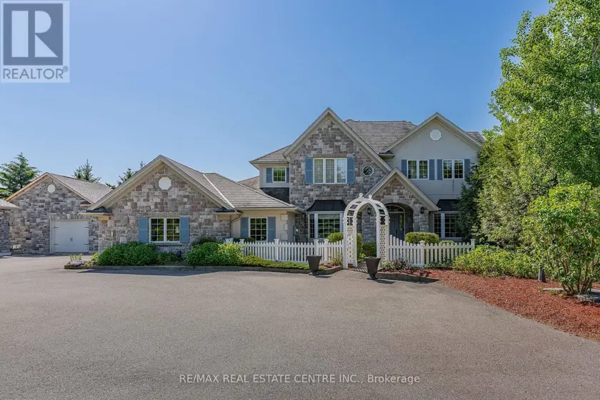 Detached at 6805 CONCESSION 2, Puslinch