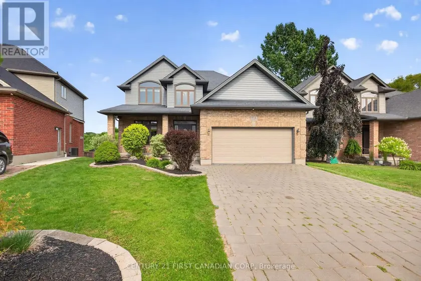 Detached at 834 TALISMAN CRESCENT, London South