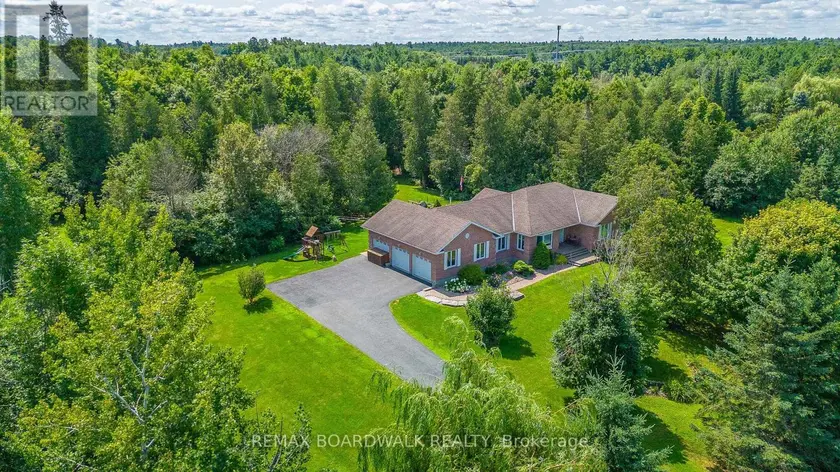 Detached at 14 PANANDRICK VIEW DRIVE, Ottawa