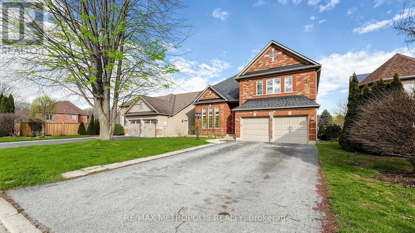 Detached at 183 VALMONT COURT, Hamilton