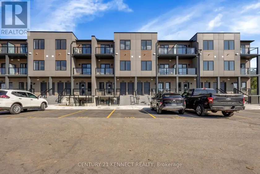 Townhouse at 82 - 42 LOWES ROAD W, Guelph