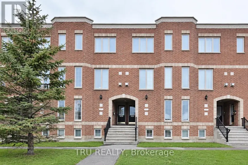 Townhouse at 835 LONGFIELDS DRIVE, Ottawa