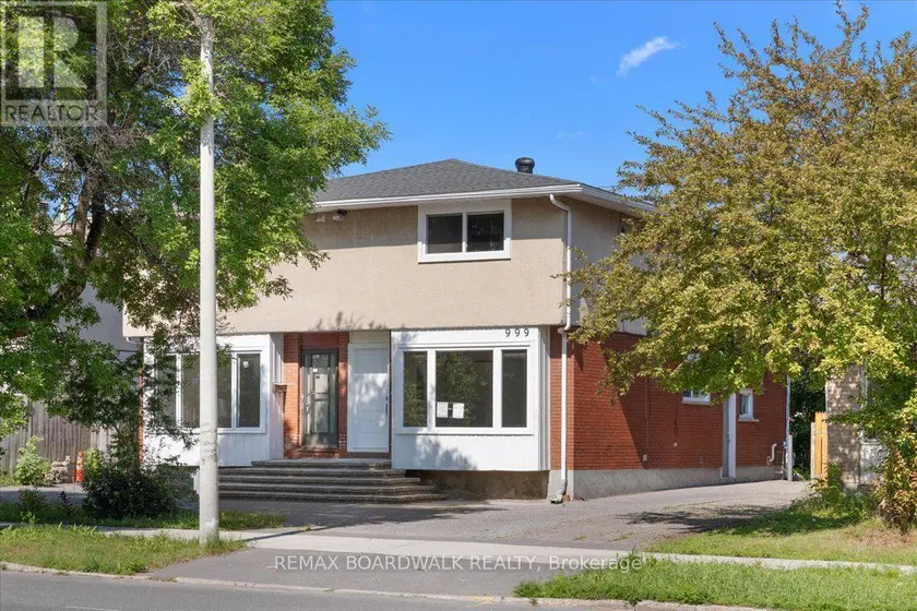 Semi-Detached/Link at 999 MEADOWLANDS DRIVE, Ottawa