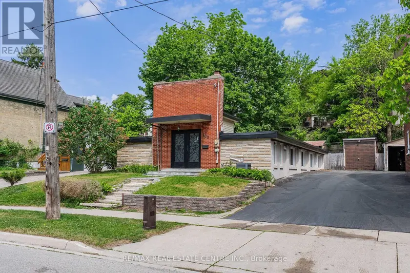 Detached at 100 MANSION STREET, Kitchener