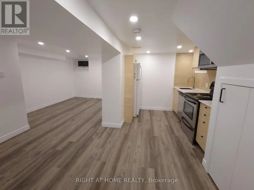 Detached at 117 WELLINGTON STREET S, Hamilton