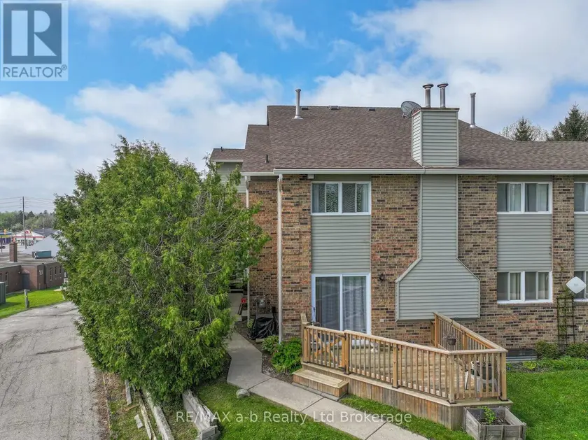 Townhouse at 8 - 19 WREN COURT, Tillsonburg