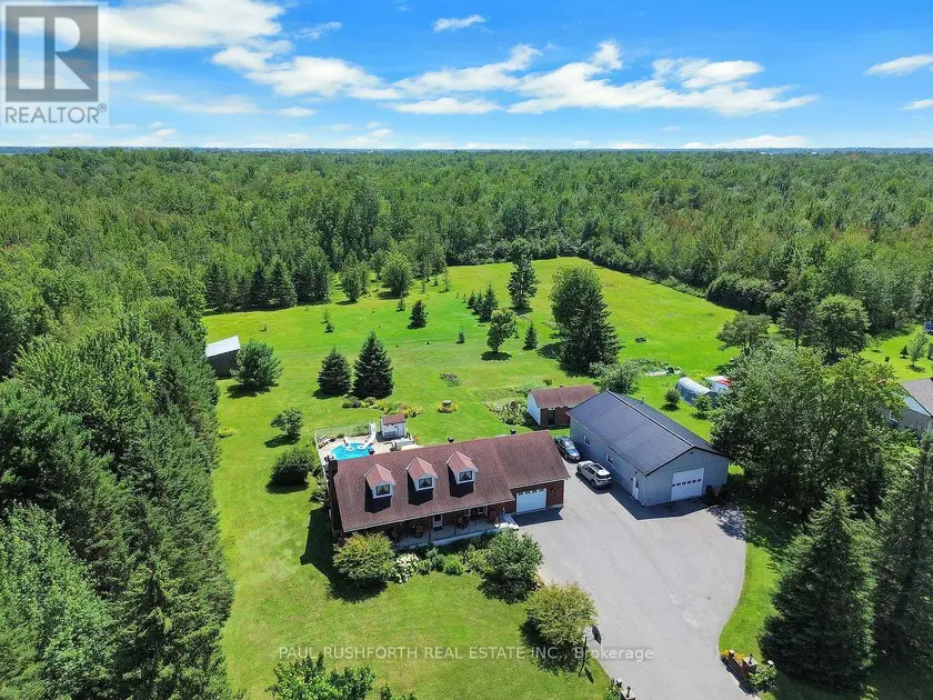 Detached at 2362 RUSSLAND ROAD, Russell