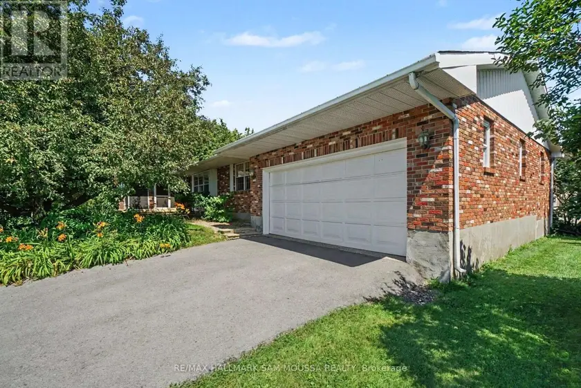 Detached at 118 JUANITA AVENUE, Ottawa
