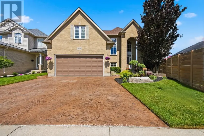 Detached at 1694 GREEN GABLES ROAD, London