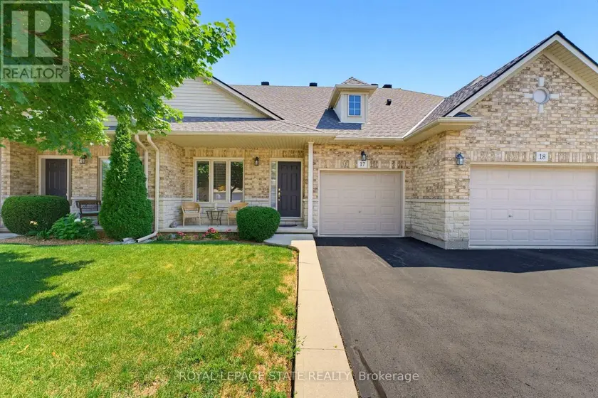 Townhouse at 17 - 310 SOUTHBROOK DRIVE, Hamilton