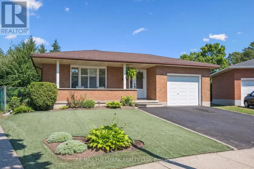 Detached at 32 WARWICK COURT, Kitchener