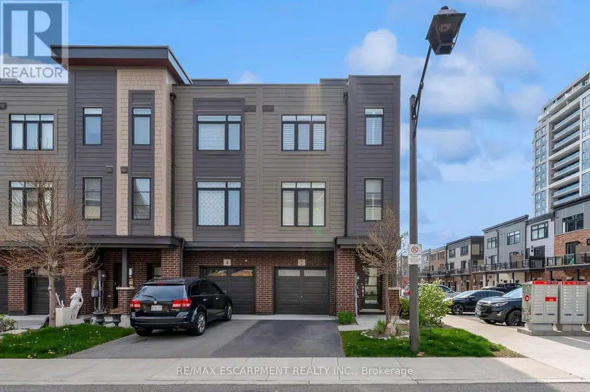 Townhouse at 2 WATERVIEW LANE, Grimsby
