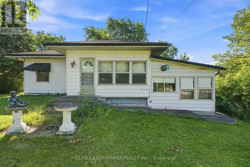 Detached at 698 YORK ROAD, Hamilton