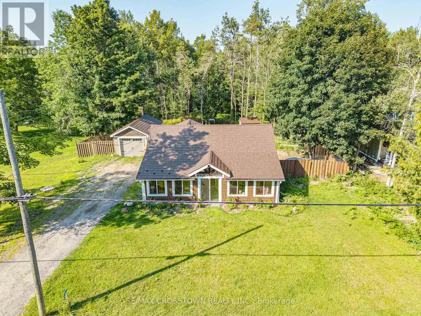 Detached at 1430 MUSKOKA ROAD N, Gravenhurst)