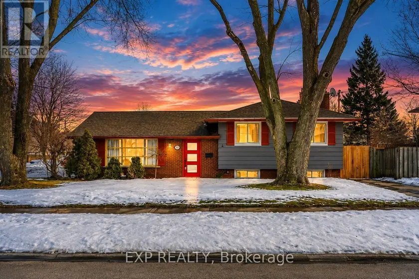 Detached at 33 FAIRLAWN ROAD, Kitchener