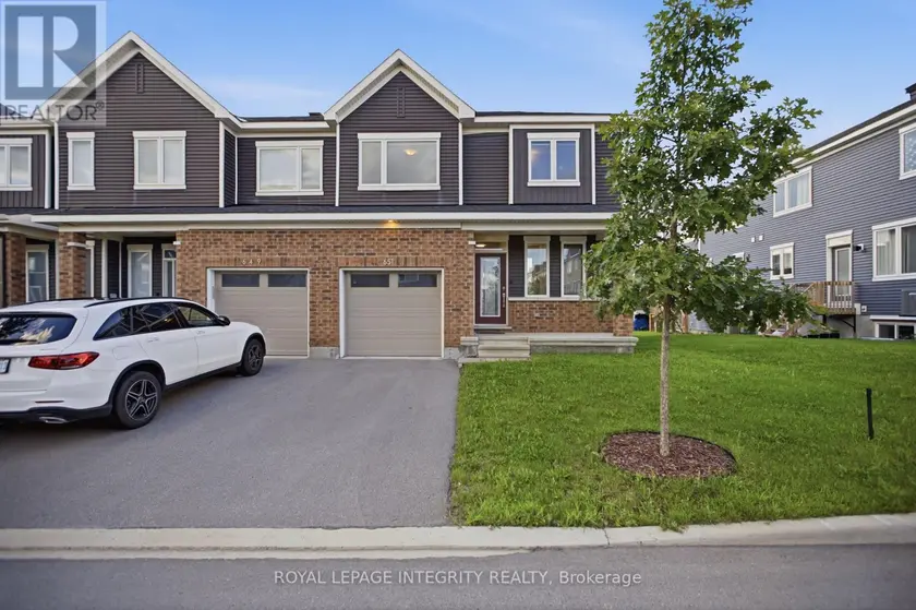 Townhouse at 651 CHILLERTON DRIVE, Ottawa
