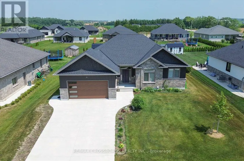 Detached at 11 MCTAVISH CRESCENT, Huron-Kinloss