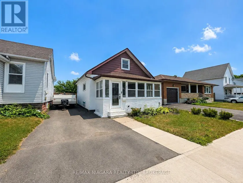 Detached at 49 RANDOLPH STREET, Welland