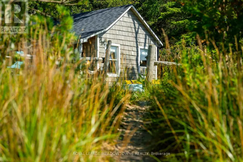 Detached at 105 5TH AVENUE S, Native Leased Lands