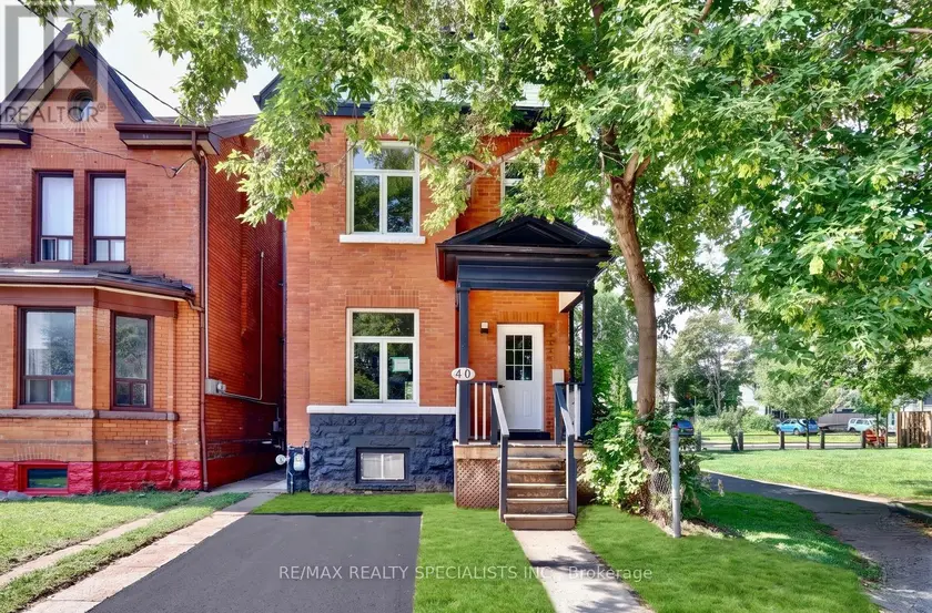 Detached at 40 CENTURY STREET, Hamilton