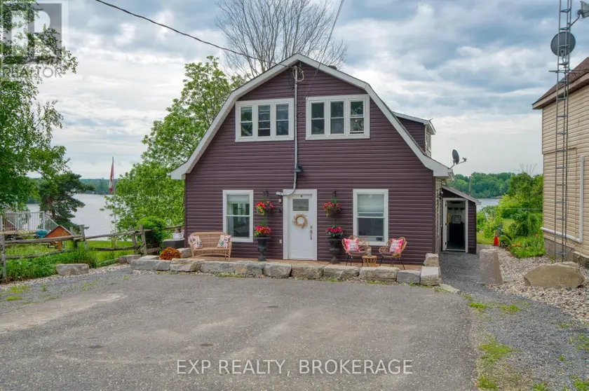 Multiplex at 14172 ROAD 38, Frontenac