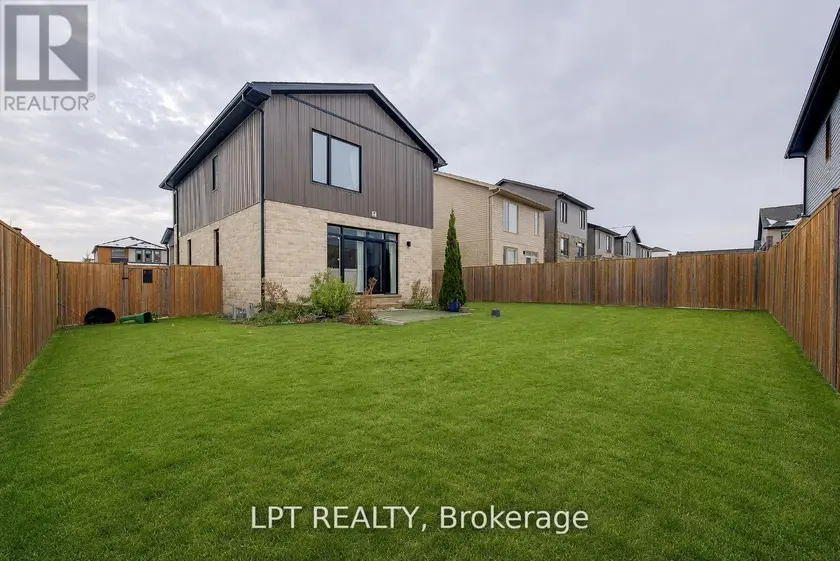 Detached at 795 FREEPORT STREET, London North