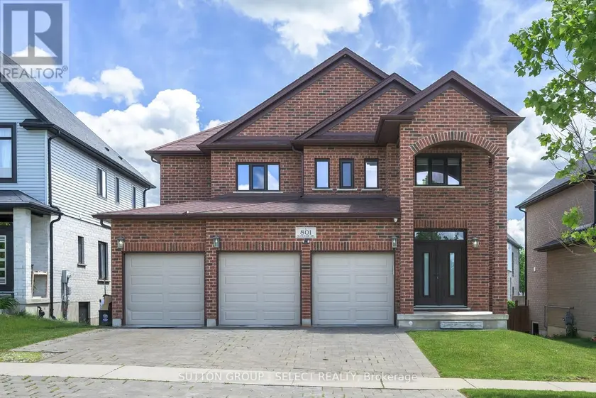 Detached at 801 SUPERIOR DRIVE, London North