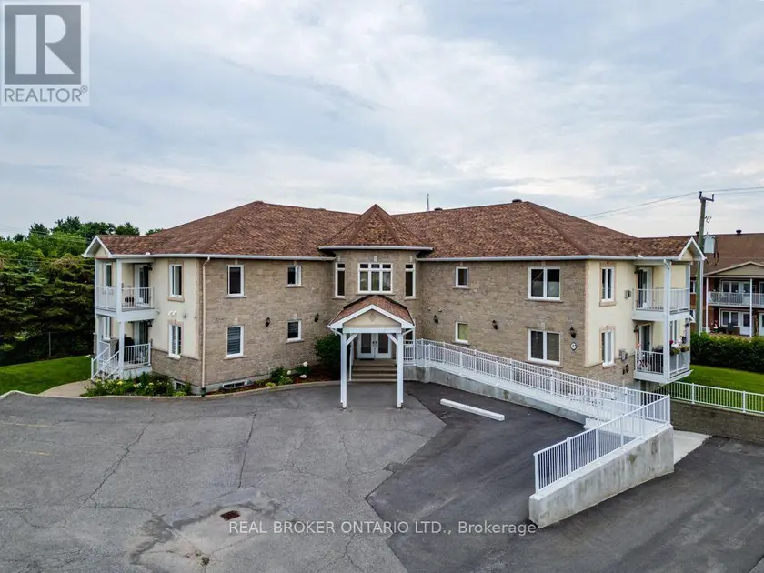 Apartment at 103 - 32 LA CROISEE STREET, Russell