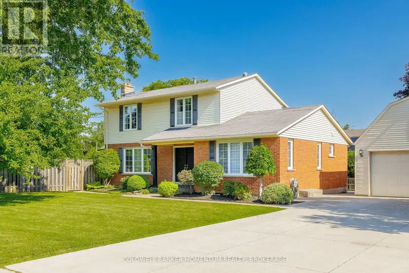 Detached at 212 LIVINGSTON AVENUE, Grimsby