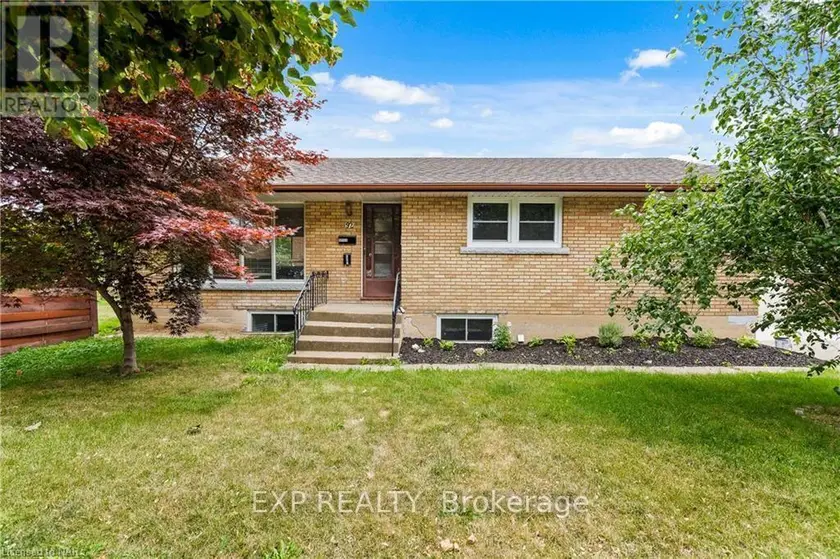 Detached at 92 MARGERY AVENUE, St. Catharines