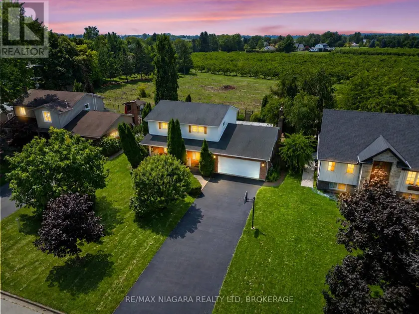 Detached at 21 GARRISON VILLAGE DRIVE, Niagara-on-the-Lake