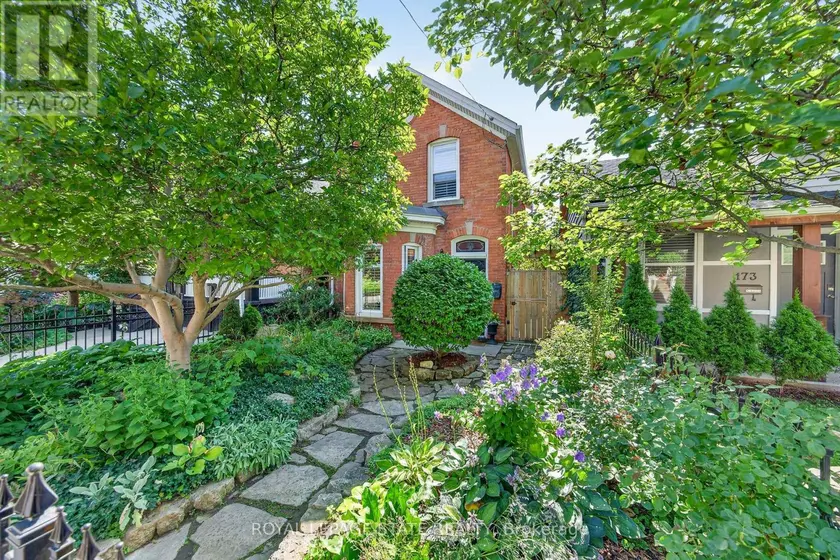 Detached at 171 EMERALD STREET S, Hamilton