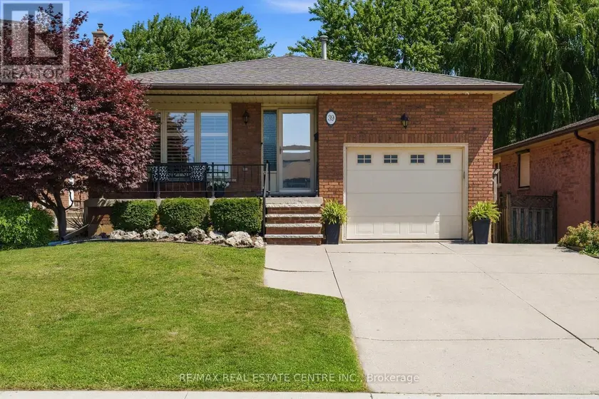 Detached at 39 TRENHOLME CRESCENT, Hamilton