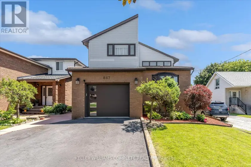Detached at 847 WEST 5TH STREET, Hamilton