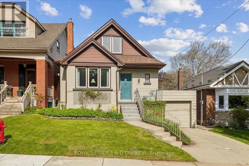Detached at 32 MILES COURT, Hamilton