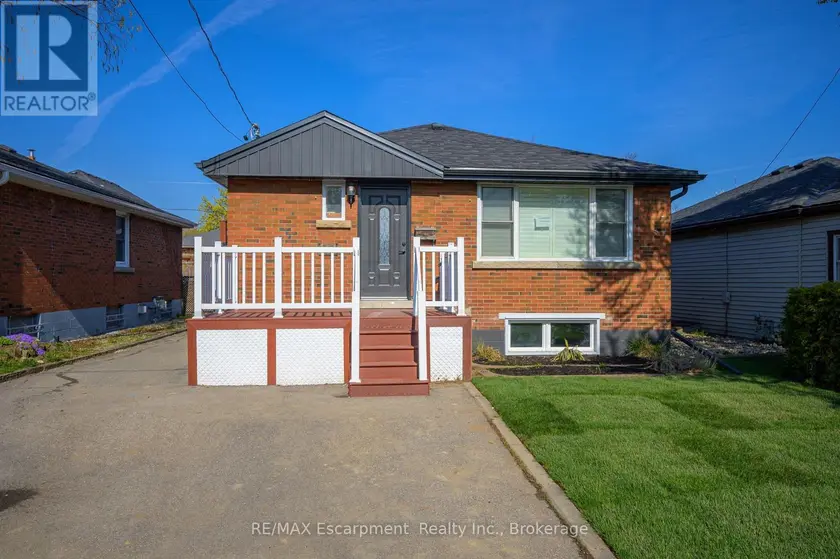 Detached at LOWER UNIT - 144 EAST 44TH STREET, Hamilton