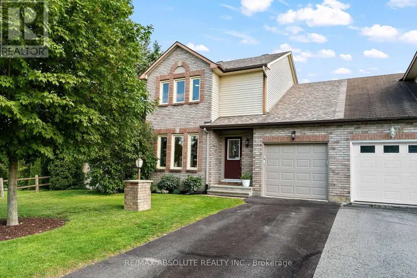 Semi-Detached/Link at 32 GREER STREET, Ottawa