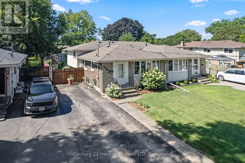 Semi-Detached/Link at 20 CYPRESS STREET, St. Catharines