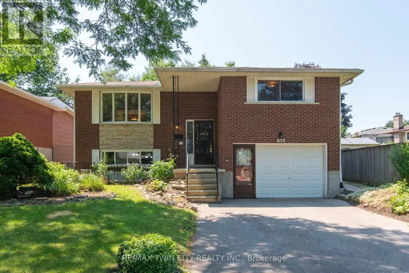 Detached at 635 CEDARGROVE PLACE, Waterloo