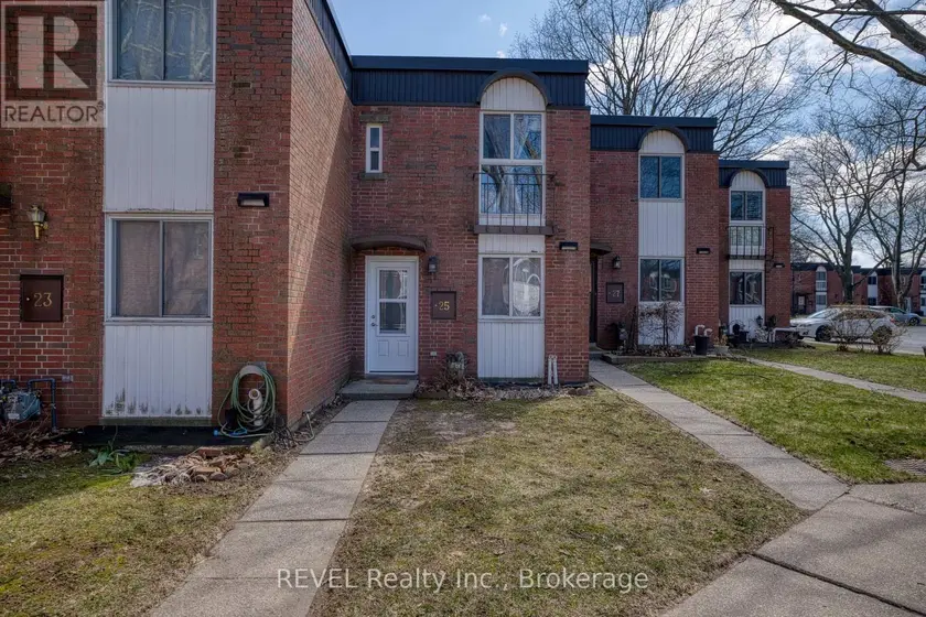 Townhouse at 25 - 6476 HUGGINS STREET, Niagara Falls