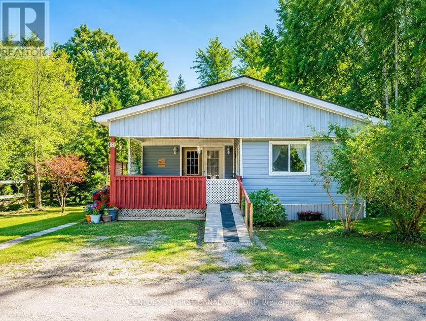Detached at 40 - 79681 BLUEWATER HIGHWAY, Central Huron