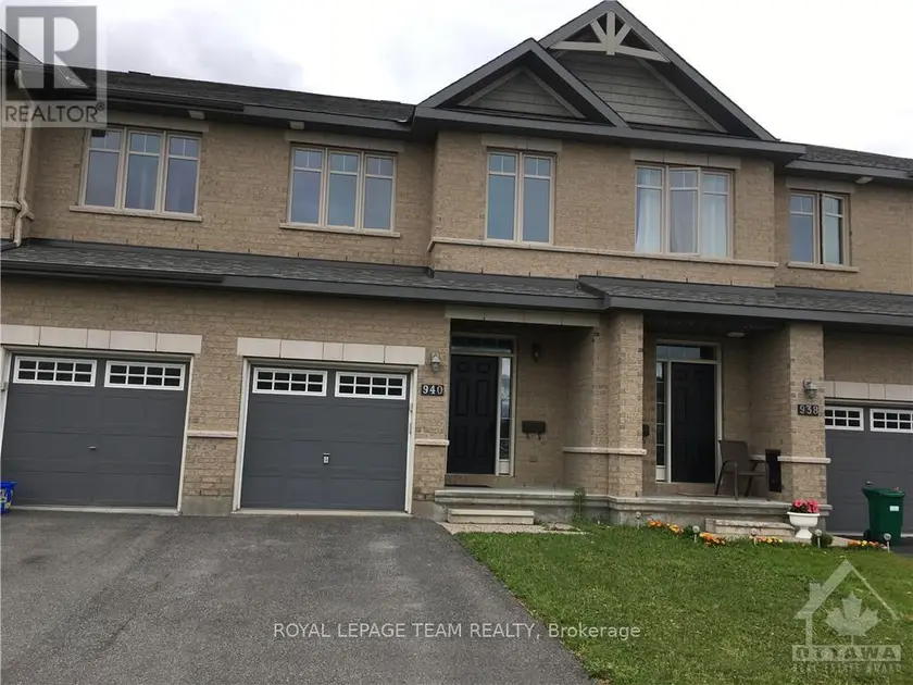 Townhouse at 940 COBBLE HILL DRIVE, Ottawa